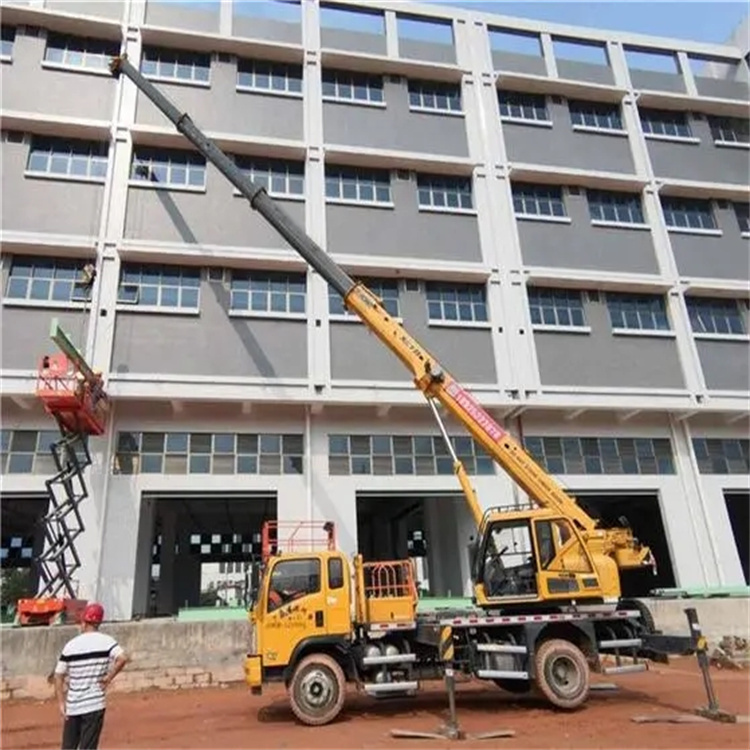 峨边高楼层玻璃吊装